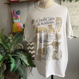 Cool Cats & Kittens LARGE Graphic Short Sleeve Tee - White